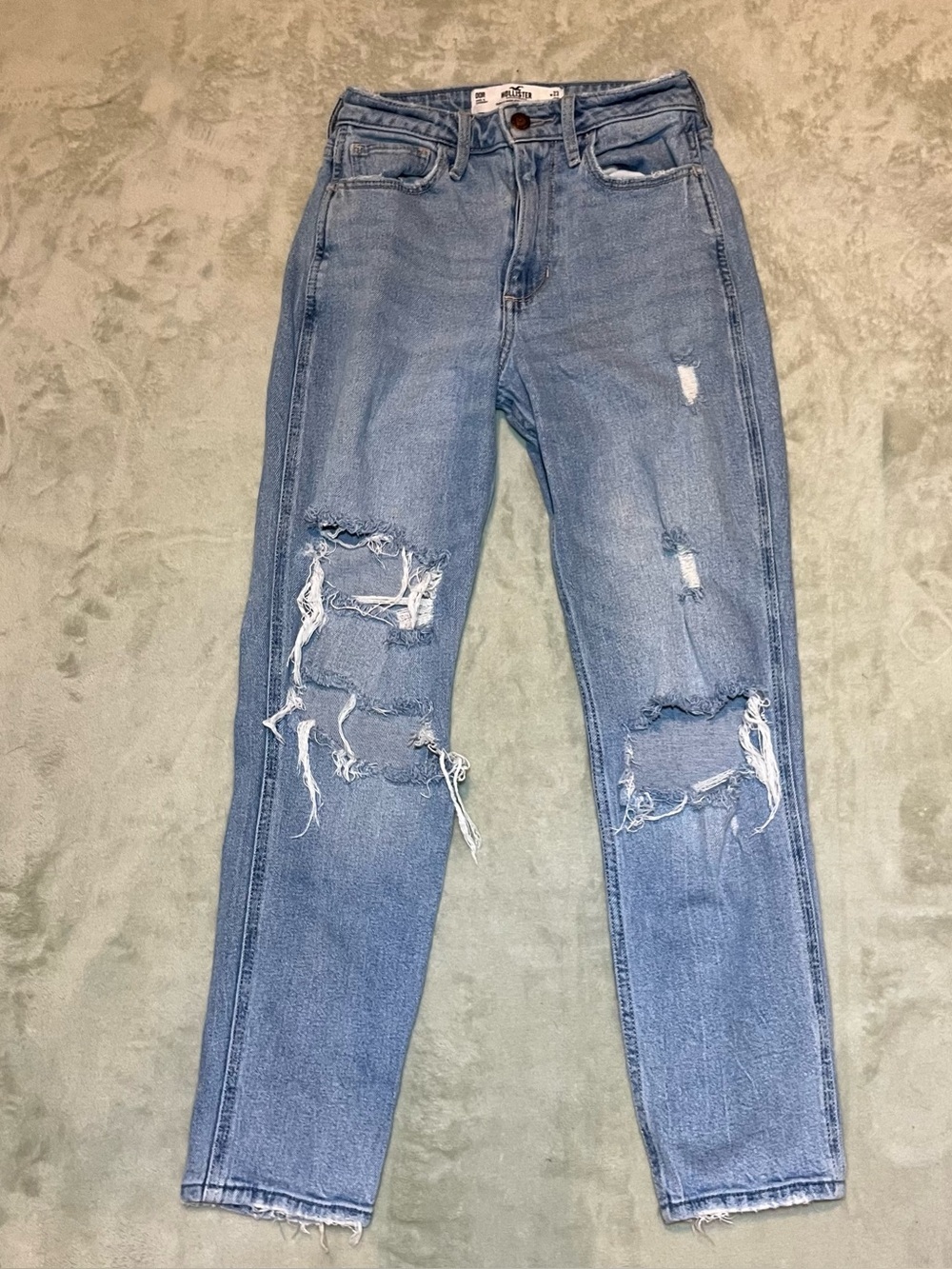 Hollister Curvy High Rise Mom Jean Distressed Womens Size 00R Blue Denim